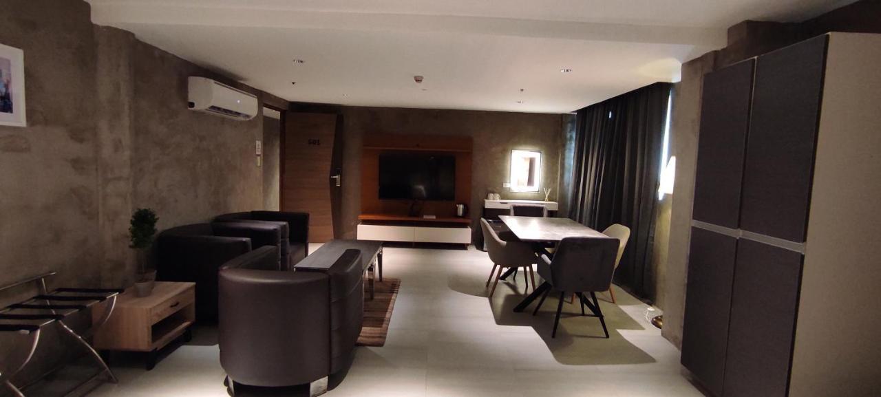 City Park Hotel Residences Taguig Eksteriør billede