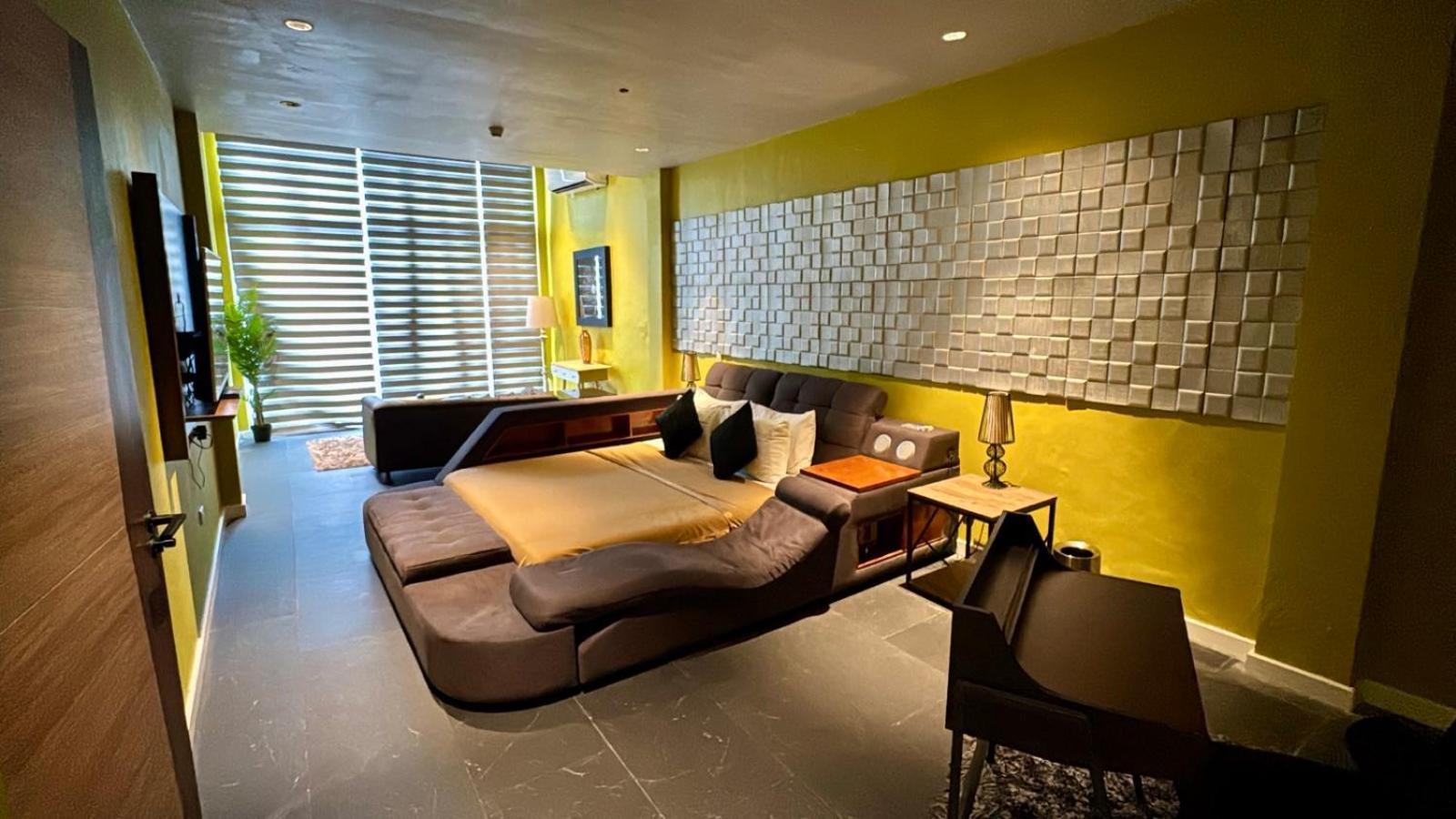 City Park Hotel Residences Taguig Eksteriør billede