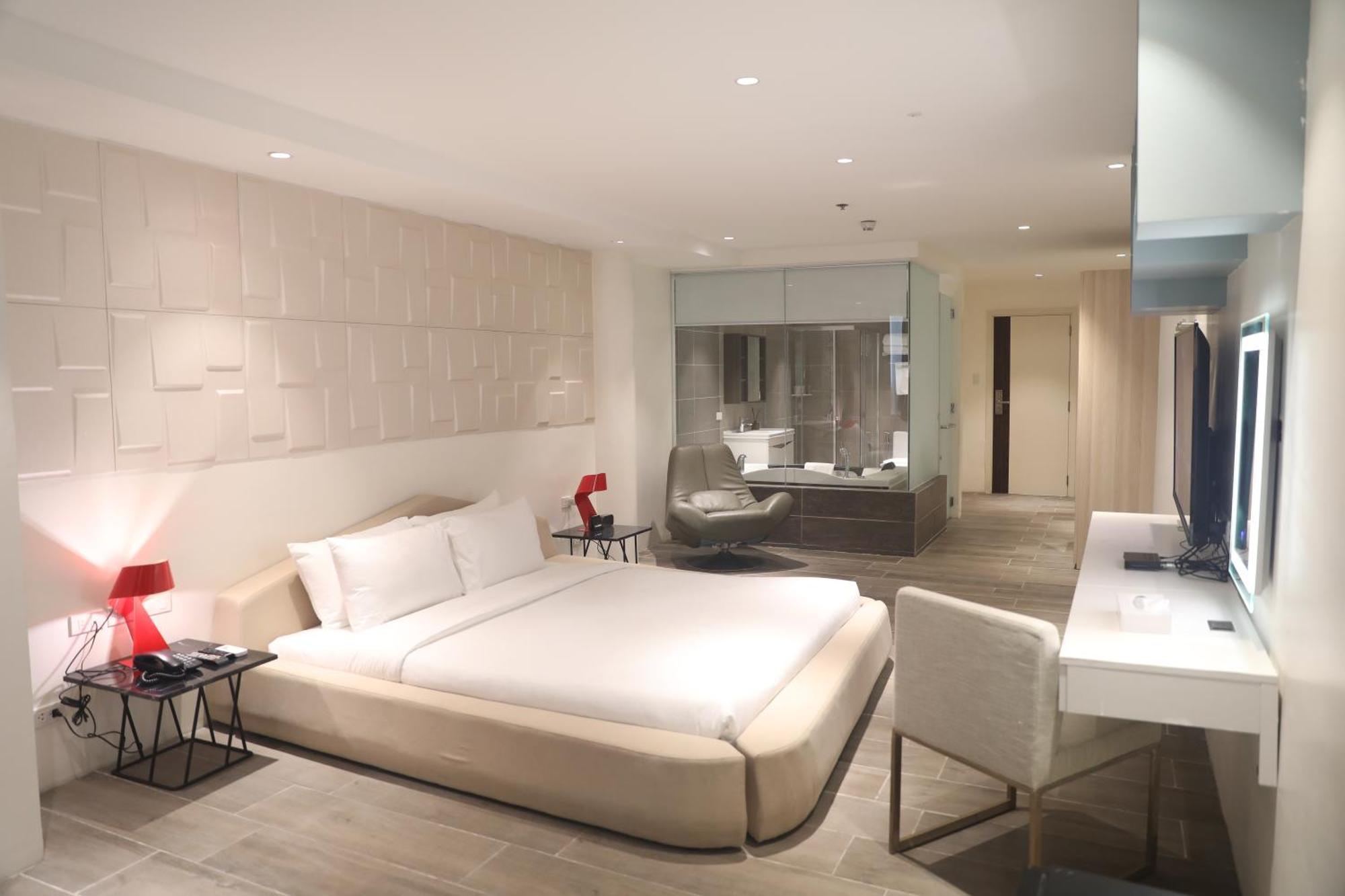 City Park Hotel Residences Taguig Eksteriør billede